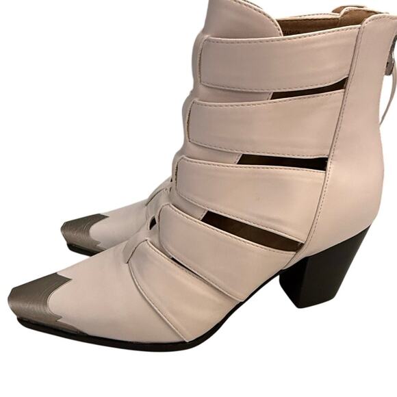 Beast Fashion Dakota Western Ankle Boots Size 10 in White - Picture 3 of 7